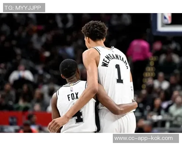 文班亚马高效砍下31分13板却因疑似受伤提前退赛但愿无碍