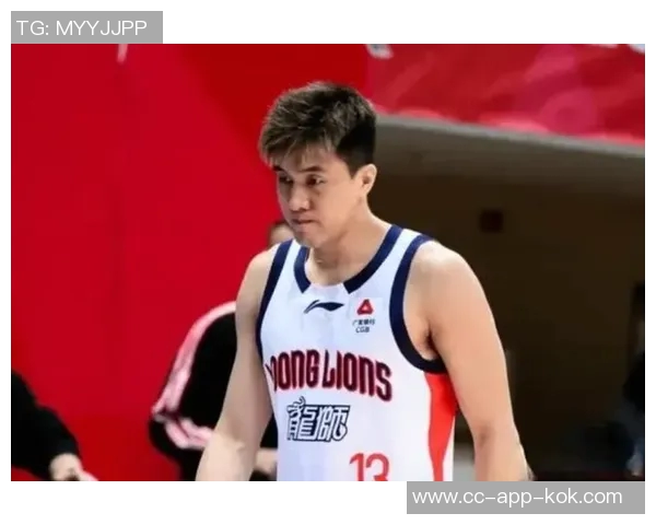 郭艾伦调侃徐昕加班责任引发队内欢笑气氛愈加融洽 郭艾伦调侃徐昕加班责任引发队内欢笑气氛愈加融洽